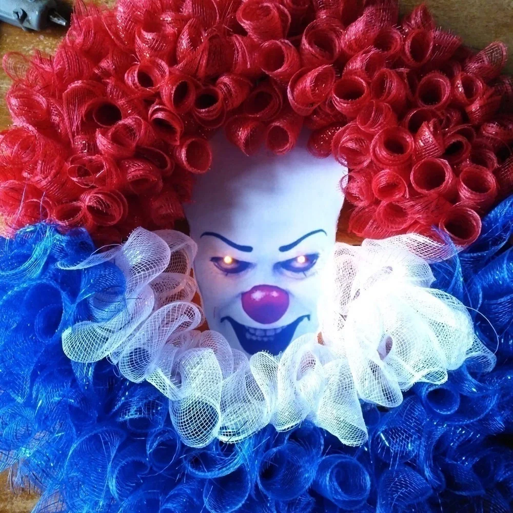 Penny Wise. Scary Halloween wreath
